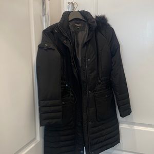 Women’s three-quarter women’s winter jacket